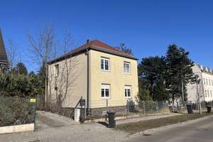 Einfamilienhaus mit großem Garten