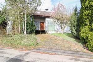 Charmantes Sanierungsprojekt: Einfamilienhaus mit Doppelgarage auf großzügigem 1050 m² Grundstück – Tuttlingen (Kreis) – Vorschaubild 6