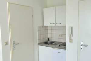 Helle, ruhige 1-Zimmer-Wohnung Nähe Hochschule mit Terrasse und Einbauküche – August-Kayser-Straße 8, 75175 Pforzheim – Vorschaubild 4
