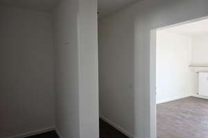 Stilvolle sanierte 2-Zimmer Wohnung mit Einbauküche in Mannheim – Stengelhofstraße 53, 68219 Rheinau, Mannheim – Vorschaubild 3