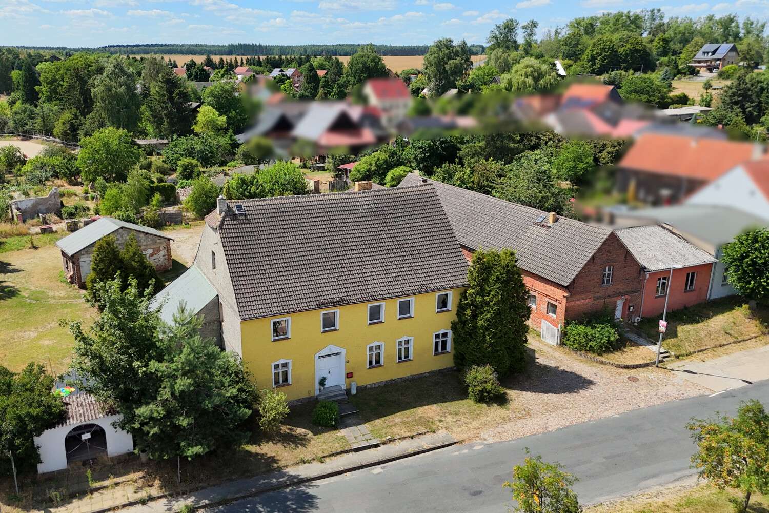 Großes Haus, großes Grundstück, großes Potenzial - Zweifamilienhaus mit Nebengebäude, Potsdam Mittelmark Kreis – Bild 3