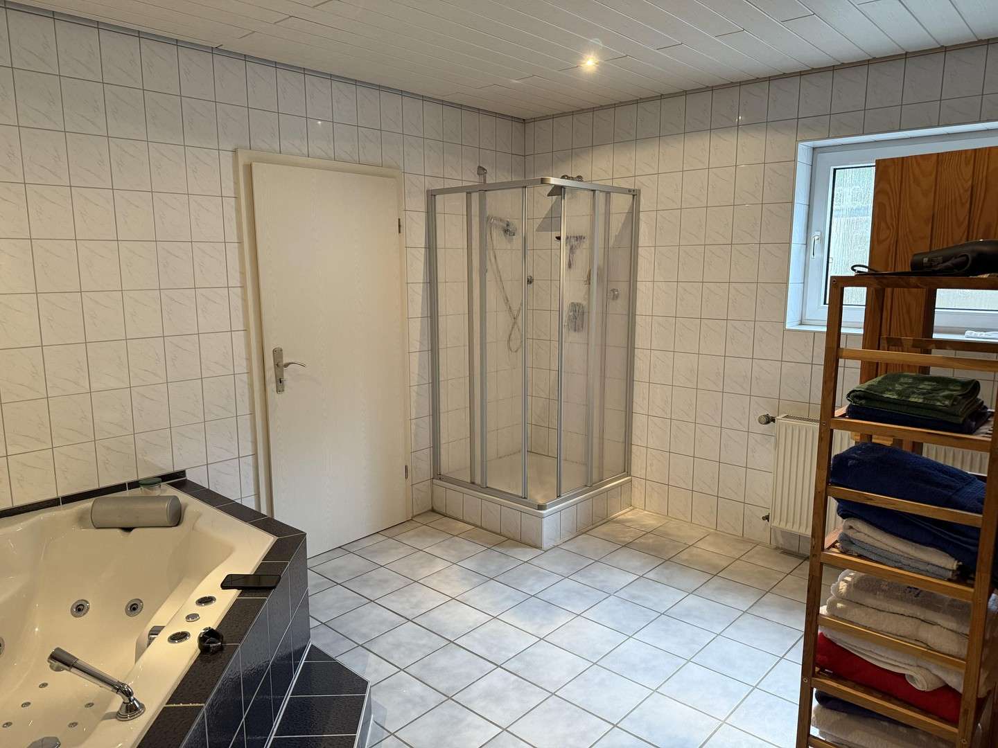 Immobilie in Weyerbusch - Exklusives Einfamilienhaus in Weyerbusch, nur 20 Minuten zur A3 Richtung Köln/Bonn - Bild 3