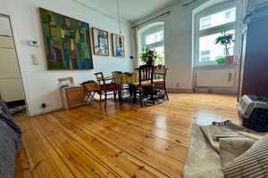 +++bezugsfreie 2-Zimmer-Altbauwohnung mit Dielenboden am Volkspark+++ – Bruchsaler Straße 13, 10715 Berlin – Vorschaubild 2