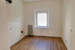 Altbauwohnung mit hohen Räumen und tollen Holzdielen in Innenstadtlage! – Wallgasse 1a, 97070 Altstadt, Würzburg – Vorschaubild 5