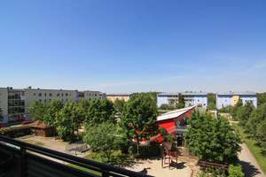 Charmante Dachgeschosswohnung mit sonniger Dachterrasse in gepflegter Wohnanlage – Die vollständige Adresse der Immobilie erhältst du vom Anbieter., 81829 Messestadt Riem, München – Vorschaubild 9