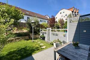 „Wohntraum Rheinhessen“
Stilvoll modernisiertes Reihenmittelhaus
in ruhiger Lage von Nackenheim – Die vollständige Adresse der Immobilie erhältst du vom Anbieter., 55299 Nackenheim – Vorschaubild 16
