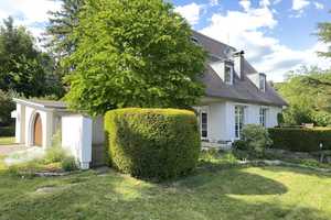 *Charmantes Einfamilienhaus für Genießer* Taunus-Domizil in Spitzenlage! – Hochtaunuskreis – Vorschaubild 2