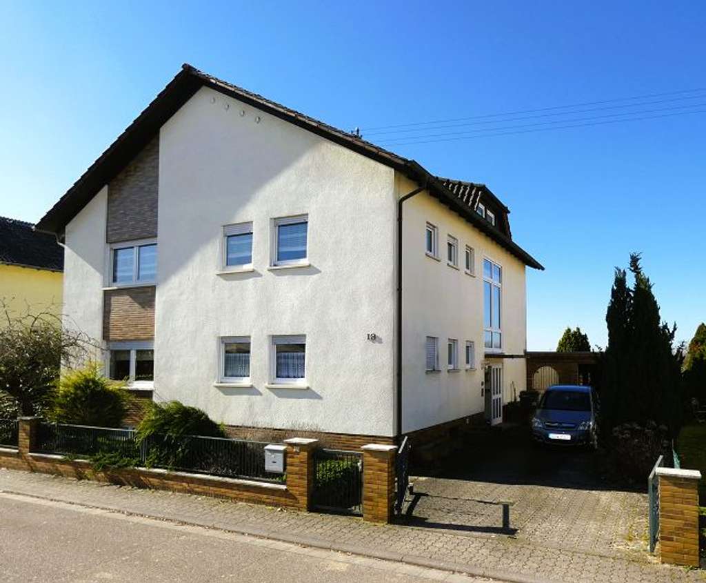 Immobilie in Weingarten (Pfalz) - 2 Familienhaus in ruhiger Feldrandlage - Bild 0