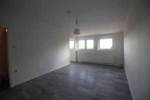 RESERVIERT: HELLE SINGLEWOHNUNG, ruhig aber zentral gelegen – Julius-Spriestersbach-Straße 3, 42853 Mitte, Remscheid – Vorschaubild 9