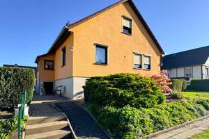 Bezugsfreies Familiendomizil | 2 Bäder | Kameraüberwachung | Brunnen | Garage und Stellplatz – Die vollständige Adresse der Immobilie erhältst du vom Anbieter., 4828 Bennewitz – Vorschaubild 2