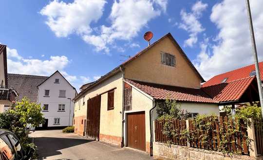 Kleines Haus mit großer Scheune und kleinem Garten in Neckartailfingen