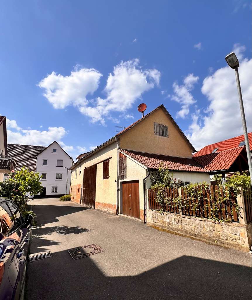 Immobilie in Neckartailfingen - Kleines Haus mit großer Scheune und kleinem Garten in Neckartailfingen - Bild 0