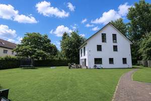 DAS PERFEKTE RAUMWUNDER !! Hochwertig ausgestattes Einfamilienhaus (KfW 55) mit großem Garten am See – Die vollständige Adresse der Immobilie erhältst du vom Anbieter., 13405 Tegel, Berlin – Vorschaubild 9