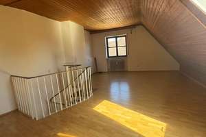 Zentrale Lage & viel Potenzial – 2-Zimmer-Wohnung mit ausgebautem Dachraum – Die vollständige Adresse der Immobilie erhältst du vom Anbieter., 86152 Jakobervorstadt-Nord, Augsburg – Vorschaubild 8