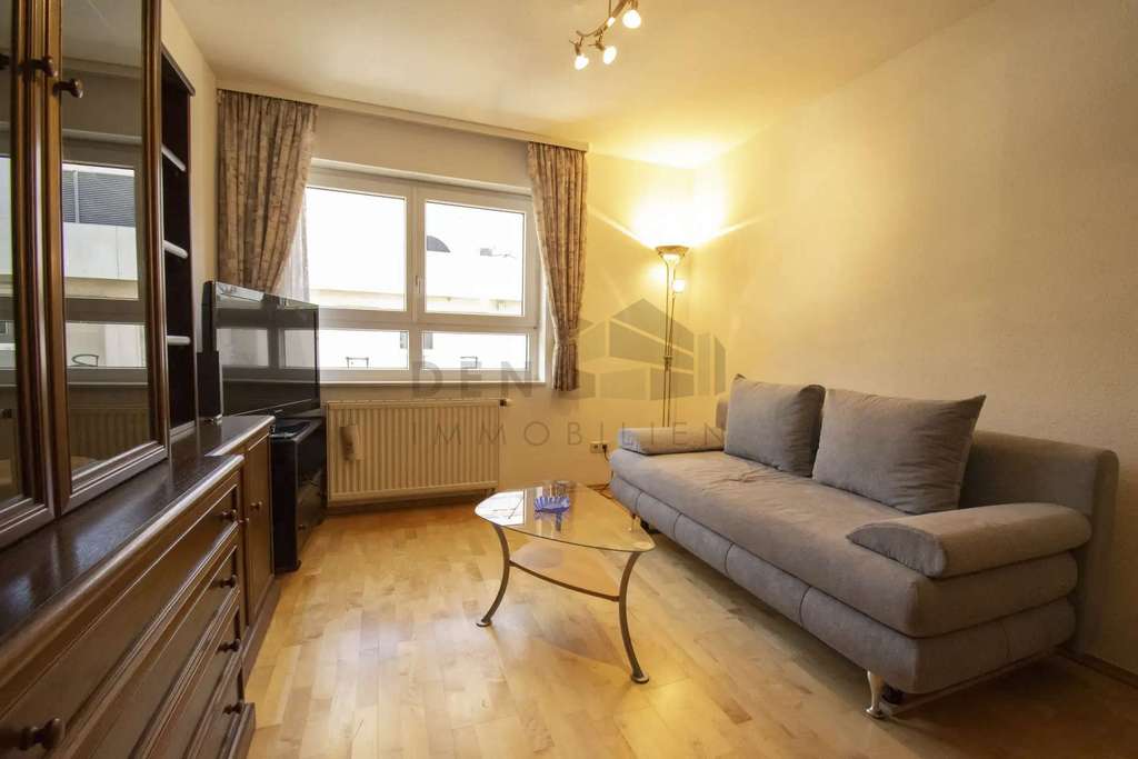 Immobilie in Karlsruhe - Kapitalanlage (4,52%) oder Eigennutz: 2-Zimmer-Wohnung mit Stellplatz in gefragter Innenstadtlage - Bild 3