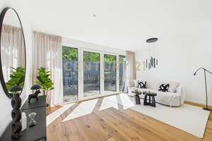 Modernes Townhouse mit Top-Ausstattung & Garten–perfekt für Familien und Paare mit Homeoffice-Bedarf – Die vollständige Adresse der Immobilie erhältst du vom Anbieter., 55130 Weisenau, Mainz – Vorschaubild 1