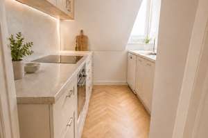 Über den Dächern Münchens – Charmante 2-Zimmer-Wohnung mit großem Balkon – Elisabethstr. 27, 80796 Neuschwabing, München – Vorschaubild 9