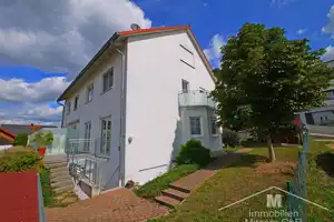 Großzügige Doppelhaushälfte mit Garage in ruhiger u. sonniger Lage nahe dem Main-Donau-Kanal