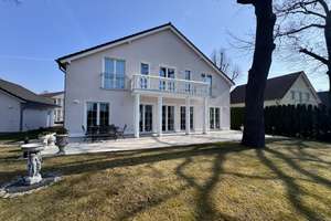 LICHTDURCHFLUTETES FOYER & KAMIN - MODERN & ELEGANT - SCHÖN ANGELEGTER GARTEN & DOPPELGARAGE – Sanddornweg 5 rr, 14624 Dallgow-Döberitz – Vorschaubild 4