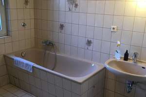 4 Zimmer Dachgeschosswohnung in Essen-Holsterhausen, renovierungs-/sanierungsbedürftig – Krausstr. 20, 45147 Holsterhausen, Essen – Vorschaubild 8