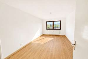 Wunderschöne 3 Zimmerwohnung mit großem Balkon, moderne EBK  im schönen Würzburg – Die vollständige Adresse der Immobilie erhältst du vom Anbieter., 97084 Heidingsfeld, Würzburg – Vorschaubild 3