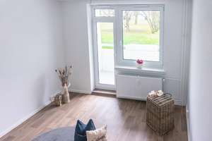 Ebenerdig erreichbare Familienwohnung mit Balkon – Clausewitzstr. 33, 9130 Yorckgebiet, Chemnitz – Vorschaubild 1