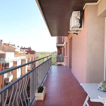 Geräumige Wohnung mit Balkonen im Viertel Creu de la Mà, Figueres