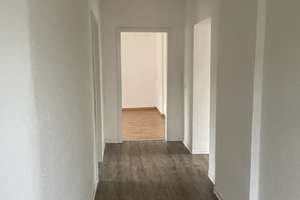 Schöne 3-Zimmerwohnung mit modernisierten Tageslichtbad und Laminat... – Rosenbergstr. 11, 47259 Hüttenheim, Duisburg – Vorschaubild 2