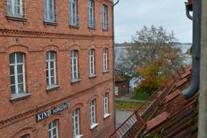 Sonniges Mehrfamilenhaus in exklusiver Lage am Peeneufer mit 7 Wohneinheiten, 2 Gewerbeeinheiten – Kleinbrückenstraße 6, 17438 Wolgast – Vorschaubild 11