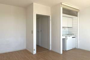 Wunderbarer Wasserblick von der Südwest-Terrasse eines 1-Zimmer-Apartment in den Havelterrassen. – Alt-Pichelsdorf 33A, 13595 Wilhelmstadt, Berlin – Vorschaubild 6