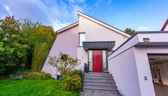 Bild von Exklusive Architekten Luxuriöse Villa in Hofheim- Wohnen auf höchstem Niveau ++Provisionfrei++