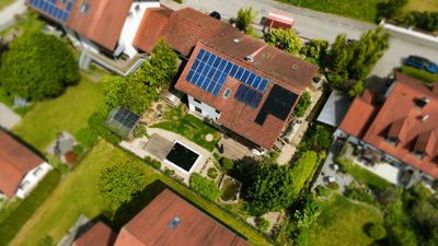 FAMILIENPARADIES MIT TRAUMGARTEN & NACHHALTIGER ENERGIETECHNIK