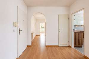 Großzügiges Penthouse mit Kamin nahe dem Nymphenburger Schlosspark – Die vollständige Adresse der Immobilie erhältst du vom Anbieter., 81247 Obermenzing, München – Vorschaubild 12