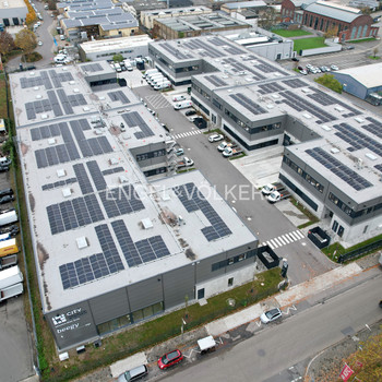 SOFORT VERFÜGBARE HALLENFLÄCHEN IN ZENTRALER LAGE!
