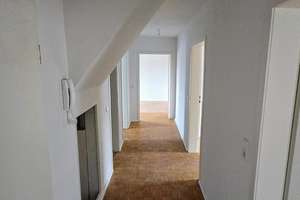 360°-Rundgang - 4-Zimmer-Wohnung in begehrter, zentraler Lage von Wuppertal – Kiefernstr. 5, 42283 Barmen, Wuppertal – Vorschaubild 2