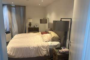 Riesige 2-Zimmer-Penthouse-Wohnung mit 200m² Terrasse in Frankfurts neuem Westen – Europa-Allee 165, 60486 Gallus, Frankfurt am Main – Vorschaubild 11