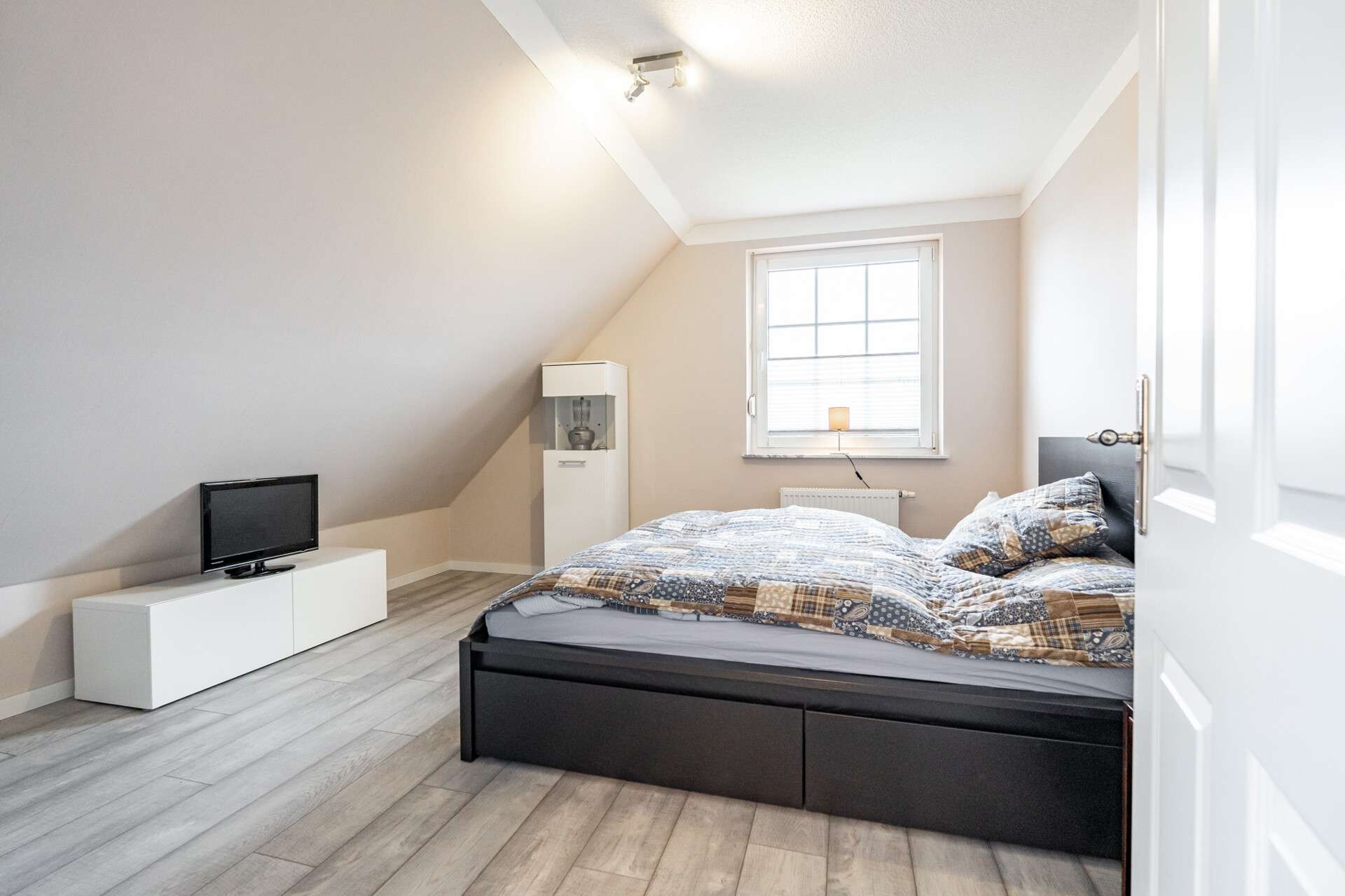 Immobilie in Rickling - Exklusives Einfamilienhaus mit hochwertiger Ausstattung, Sauna, Wintergarten und großem Grundstück - Bild 5