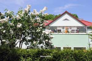 Dreifamilienhaus mit Garage + Kapitalanlage +