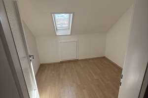 Erstbezug nach Sanierung: ansprechendes 4-Zimmer-Reihenmittelhaus mit Garage in Neutraubling – Die vollständige Adresse der Immobilie erhältst du vom Anbieter., 93073 Neutraubling – Vorschaubild 15