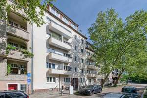 Bezugsfrei: Familiengerechter Altbau mit Balkon und Spielplatz ums Eck – Die vollständige Adresse der Immobilie erhältst du vom Anbieter., 12165 Steglitz, Berlin – Vorschaubild 2