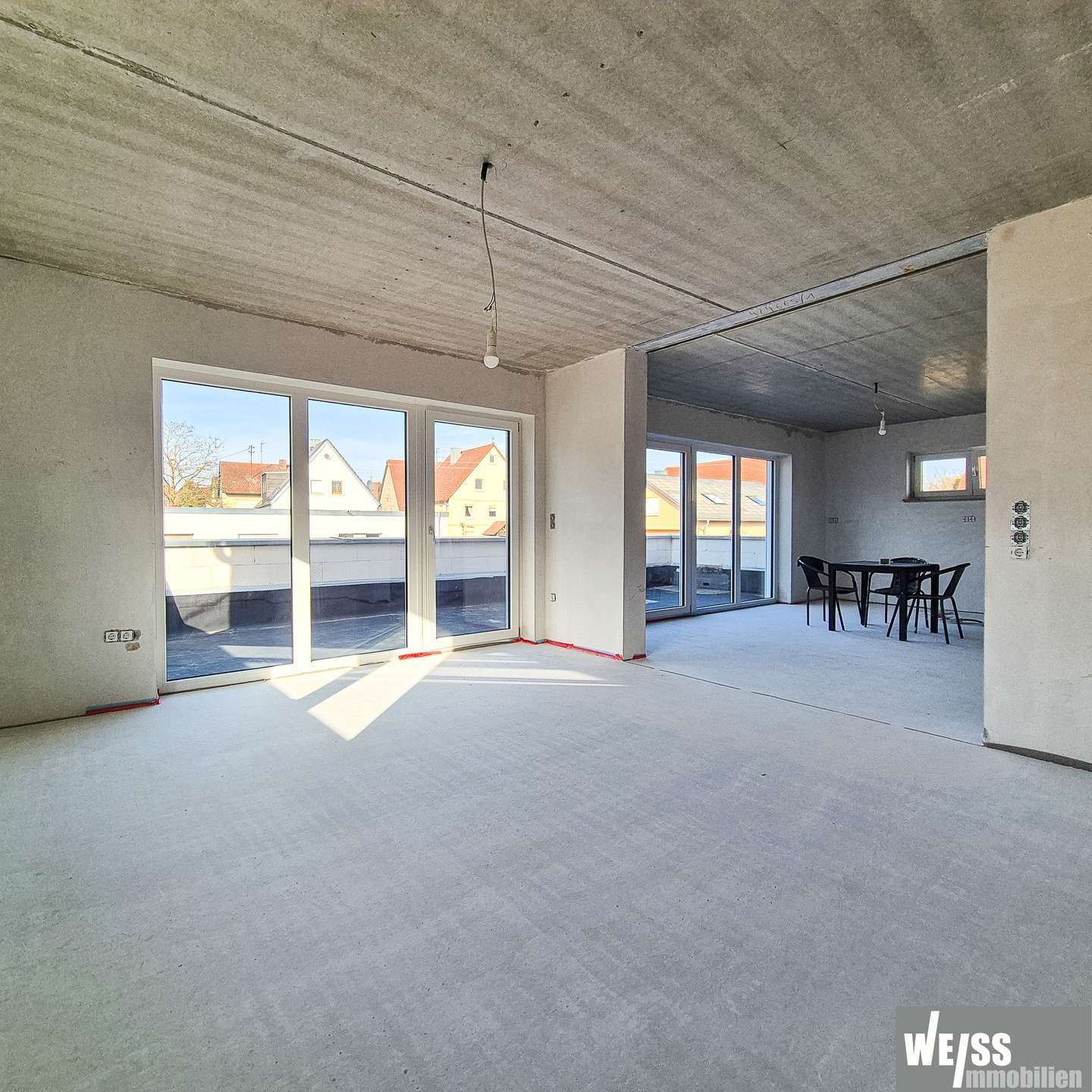 Immobilie in Wittighausen - PREMIUM Zweifamilienhaus mit Doppelgarage, Garten und großer Terrasse - Bild 2