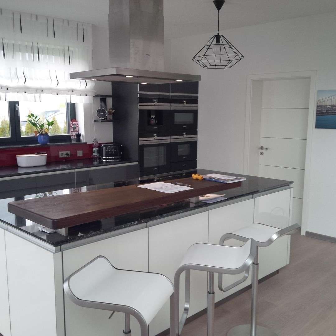 Immobilie in Kleines Wiesental - Einfamilienhaus KfW-75, Solarthermie-Anlage, Doppelgarage, ohne Keller provisionsfrei - Bild 1