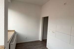 helle, offene 1 Zimmer Wohnung mit Badewanne - Aufzug vorhanden – Beekstr. 45, 47051 Altstadt, Duisburg – Vorschaubild 3