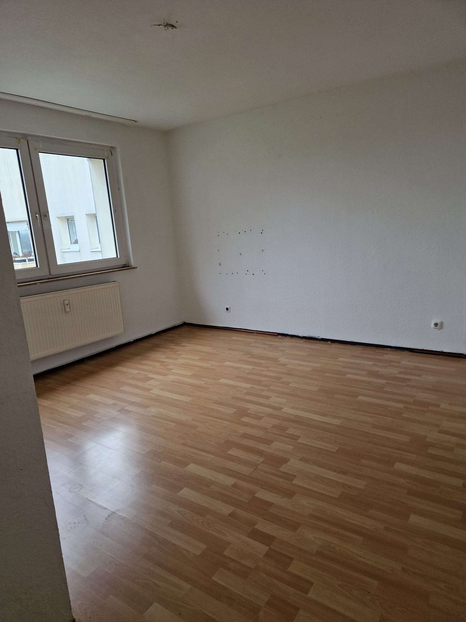 Helle und geräumige 3,5-Zimmer-Whg. Balkon, Keller, Bühne und Stellplatz im Freien, Offenbach am Main – Bild 4