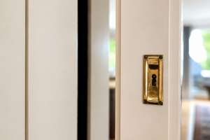 Hochparterre-Wohnung mit großem Südbalkon, Kamin und Einzelgarage – 22609 Nienstedten, Hamburg – Vorschaubild 7
