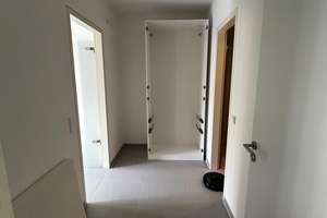 Modern, grün und mitten drin! Schöne 2,5 Zimmer-Erdgeschoss-Wohnung mit Terrasse und kleinem Garten – Die vollständige Adresse der Immobilie erhältst du vom Anbieter., 82256 Fürstenfeldbruck – Vorschaubild 5