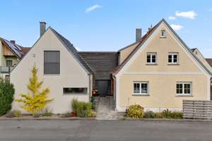 Anbau aus 2014! Zweifamilienhaus mit flexiblen Nutzungsmöglichkeiten und toller Aufteilung – Die vollständige Adresse der Immobilie erhältst du vom Anbieter., 96191 Viereth-Trunstadt – Vorschaubild 2