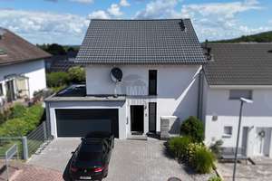 NEUWERTIGES LEBEN MIT GEHOBENSTER AUSSTATTUNG, ZWEIFAMILIENHAUS MIT EINLIEGERWOHNUNG! – Die vollständige Adresse der Immobilie erhältst du vom Anbieter., 76316 Malsch – Vorschaubild 2