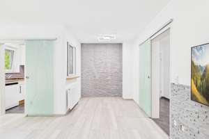 Helle, lichtdurchflutete 2 ZKB Wohnung mit Wintergarten, IN-West nahe Klinikum – Die vollständige Adresse der Immobilie erhältst du vom Anbieter., 85049 Friedrichshofen-Hollerstauden, Ingolstadt – Vorschaubild 3