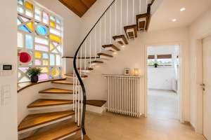 Hollenders Immobilien: Gepflegtes Einfamilienhaus mit Modernisierungsbedarf in attraktiver Lage – Die vollständige Adresse der Immobilie erhältst du vom Anbieter., 50859 Lövenich, Köln – Vorschaubild 2